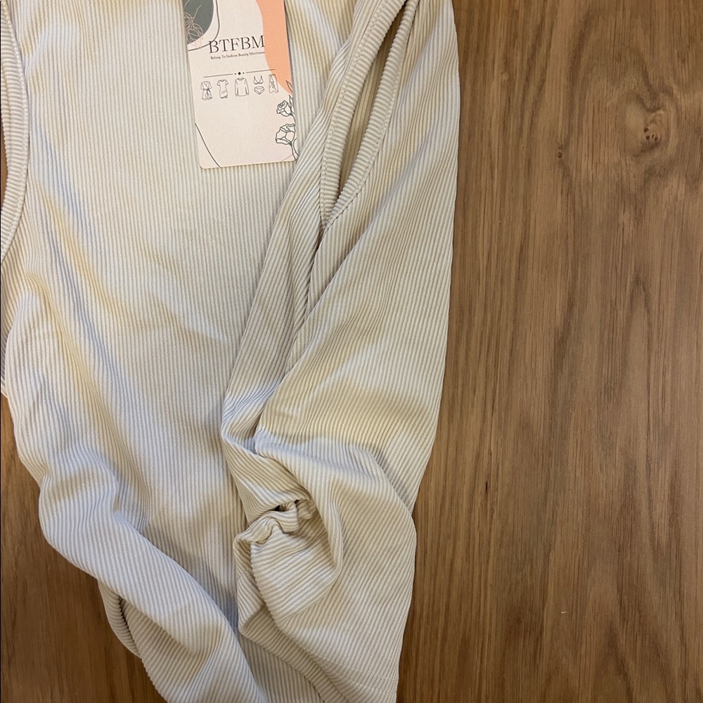 Amazon Cream Ribbed Set - Picture 3 of 5